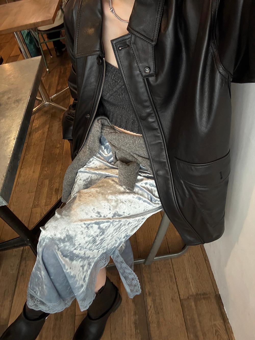 Side-slit velvet skirt