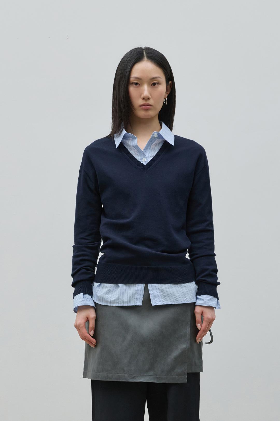 NILL V-NECK WHOLEGARMENT KNIT