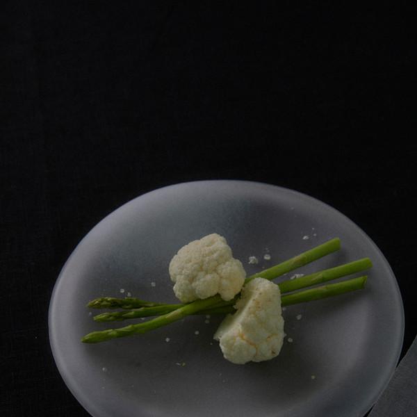 Fog Glass Round Plate - Foggy White