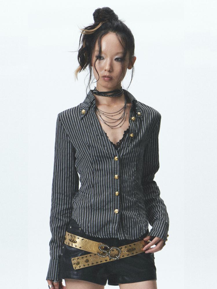 NONAME SPACE Striped low cut gold button slim fit shirt
