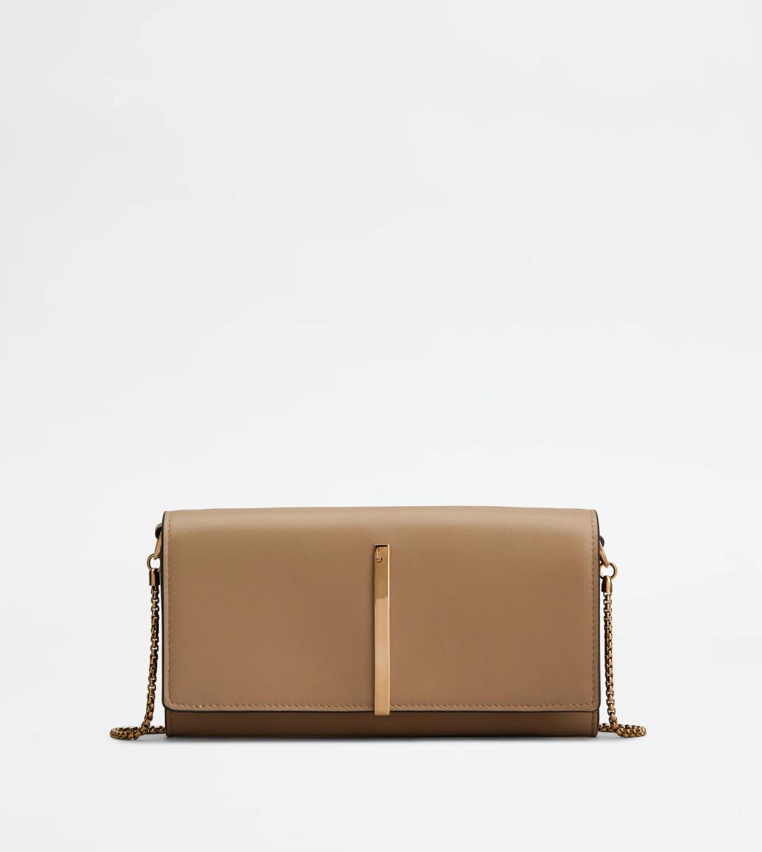 숄더 스트랩을 갖춘 지갑