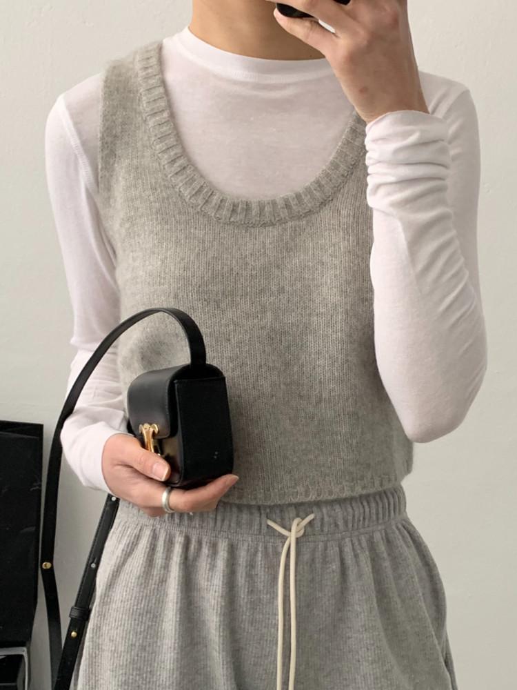 [그레이 당일배송] vegetable 베지터블 라쿤 뷔스티에 니트 크롭 베스트조끼 레이어드룩 시즌리스 (라쿤 30 슈퍼라인메리노울 30 나일론40)