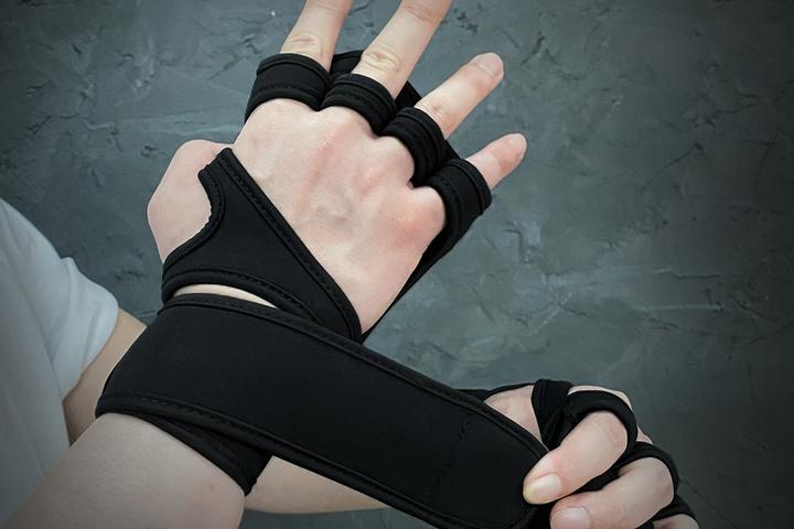 답답한 운동장갑은 이제그만! 필요한 것만 딱 갖춘 헬스장갑!