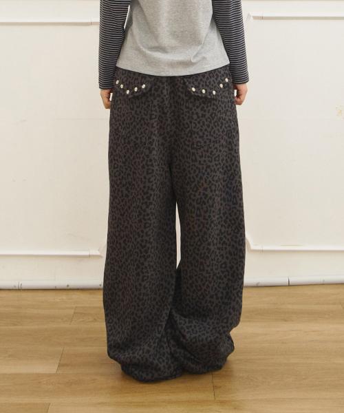 주영X탄산 스터드 스웻 팬츠 (레오파드 차콜)