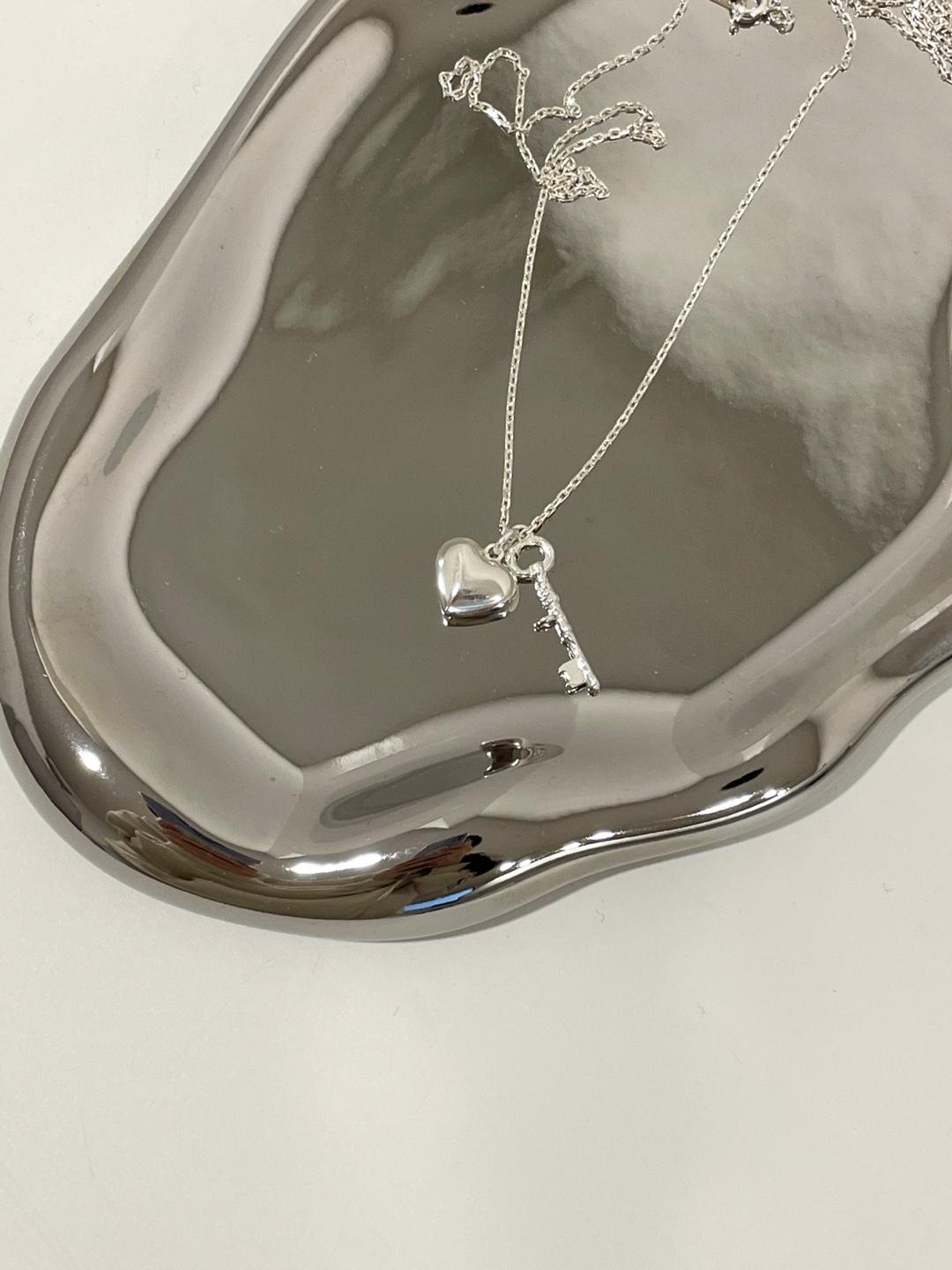 실버 하트 열쇠 목걸이