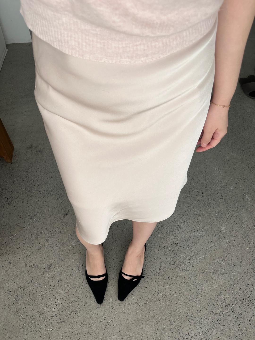 [MADE] LE SATIN SKIRT 🤍 - 바로 배송