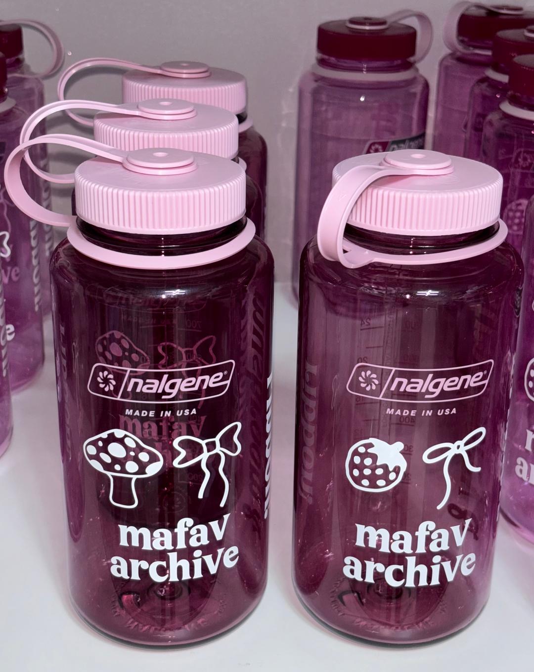 cherry color bottle (2 types) 1L