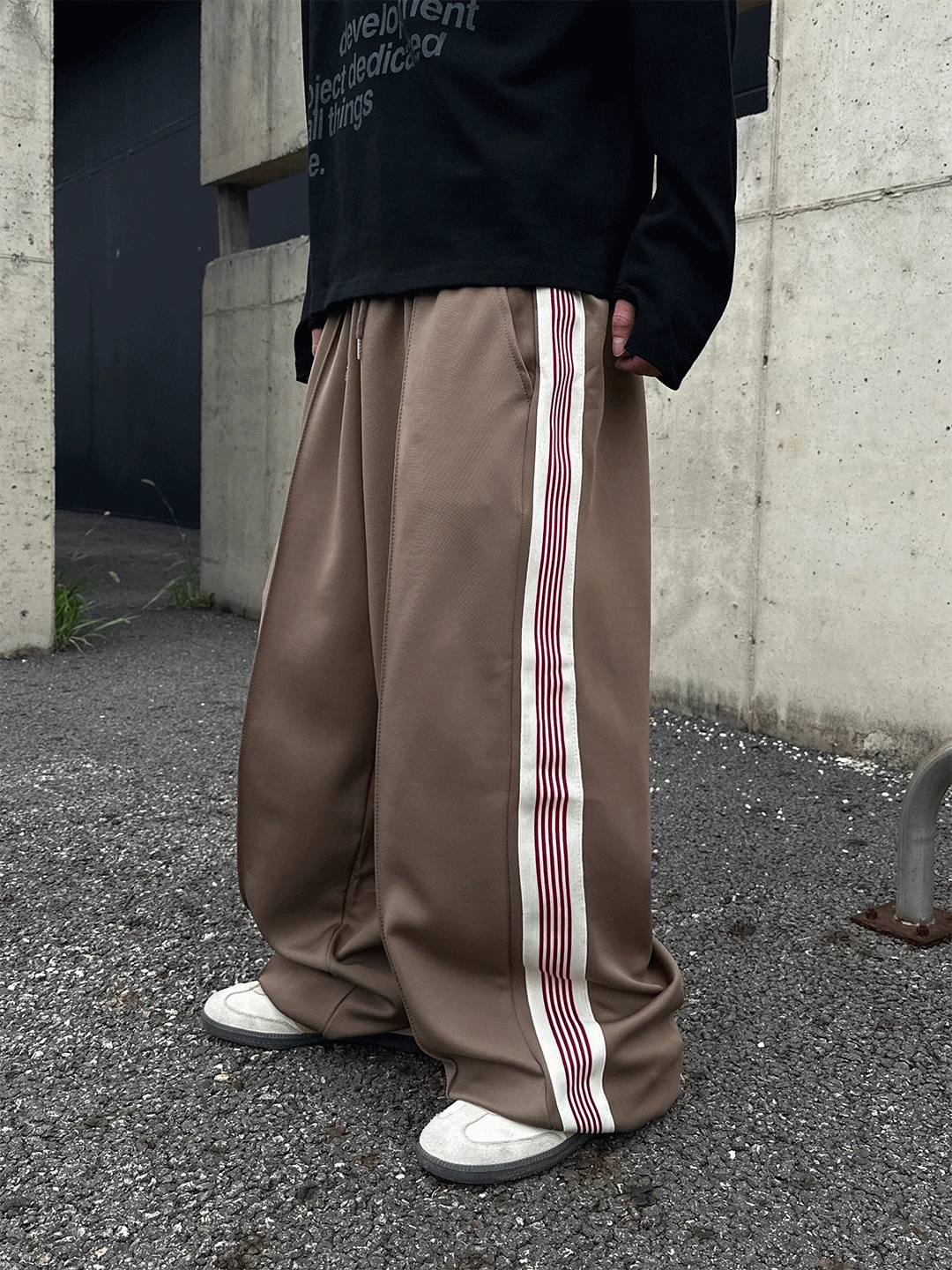 (초기획) AC Streifen track pants