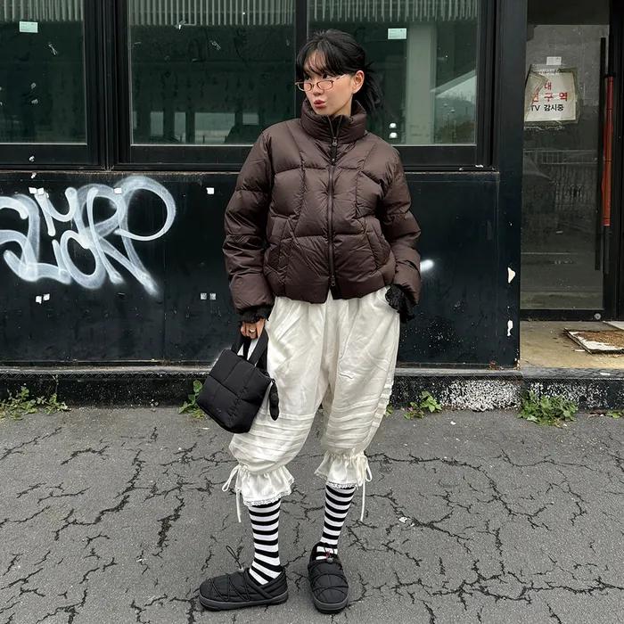 여성 플로우 다운 초코_FS254DJ01F001_234