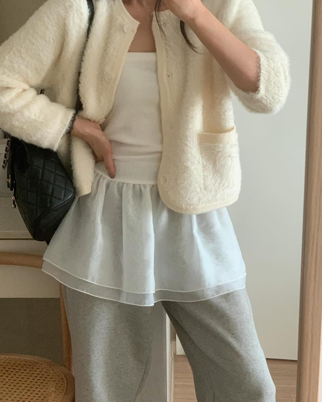 한시오분 런던레이스 러플 레이어드 민소매 티셔츠 탑