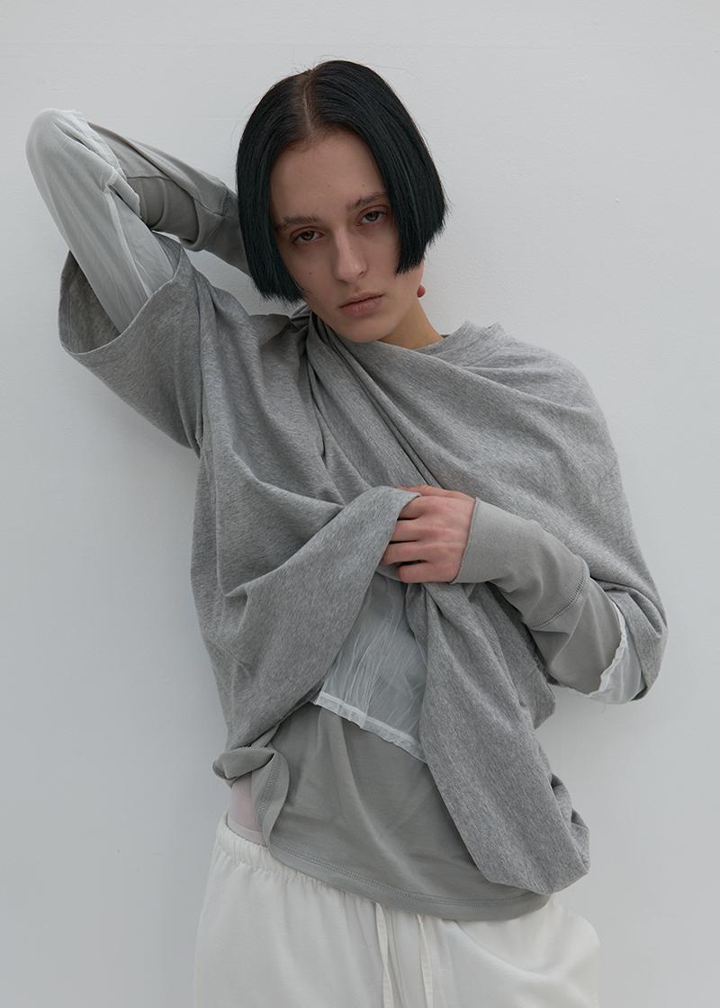 LOGO-EMBROIDERED TEE IN MELANGE GREY