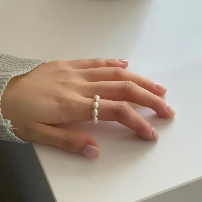 Bold pearl ring