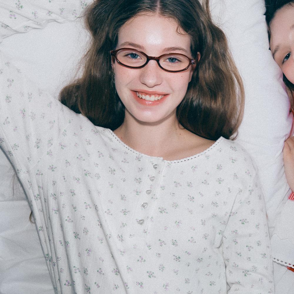 [9/26 순차배송] EYELET HEART BUTTON HENRYNECK LONG SLEEVE FLORAL IVORY