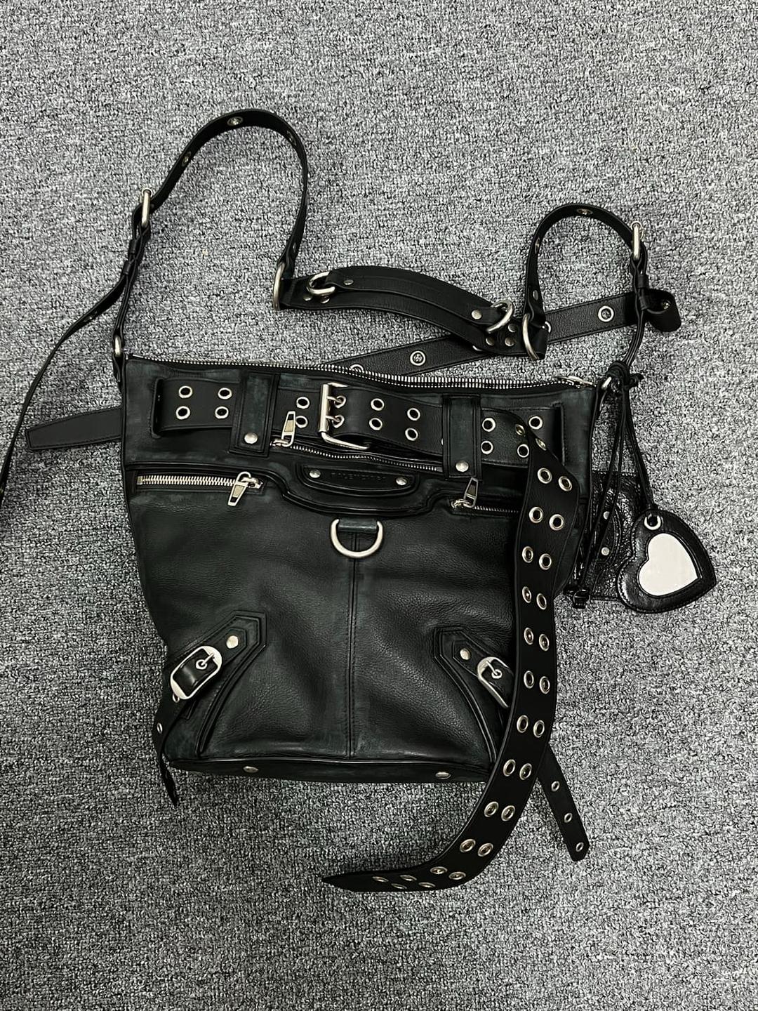 [ONE-SIZE] 발렌시아가 emo 버킷백 라지 | 후루츠패밀리