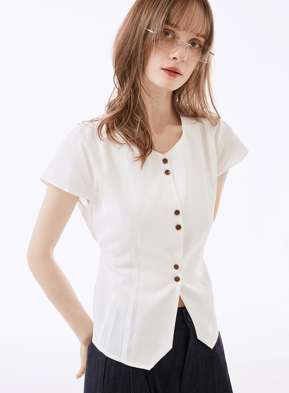 롬파오 버튼 블라우스