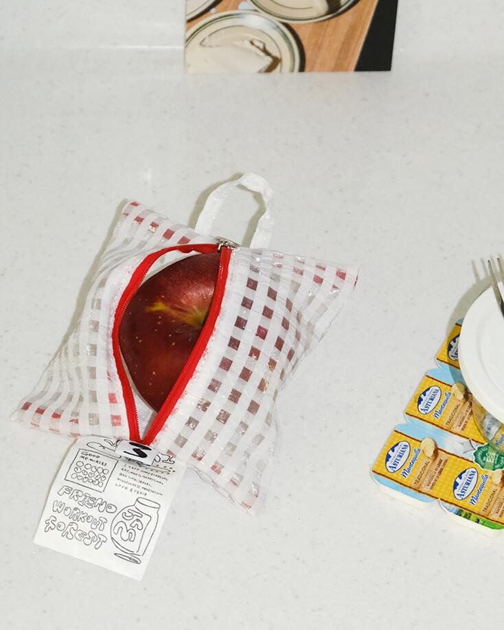 Glossy Cross Stripes_Basic Pouch (White Strawberry)