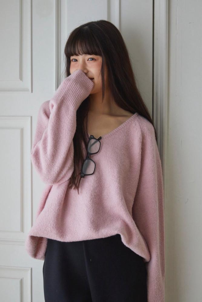 핑크당일 / Overclassic 오버클래식 리베아 브이넥 니트 루즈핏 딥브이넥 3color