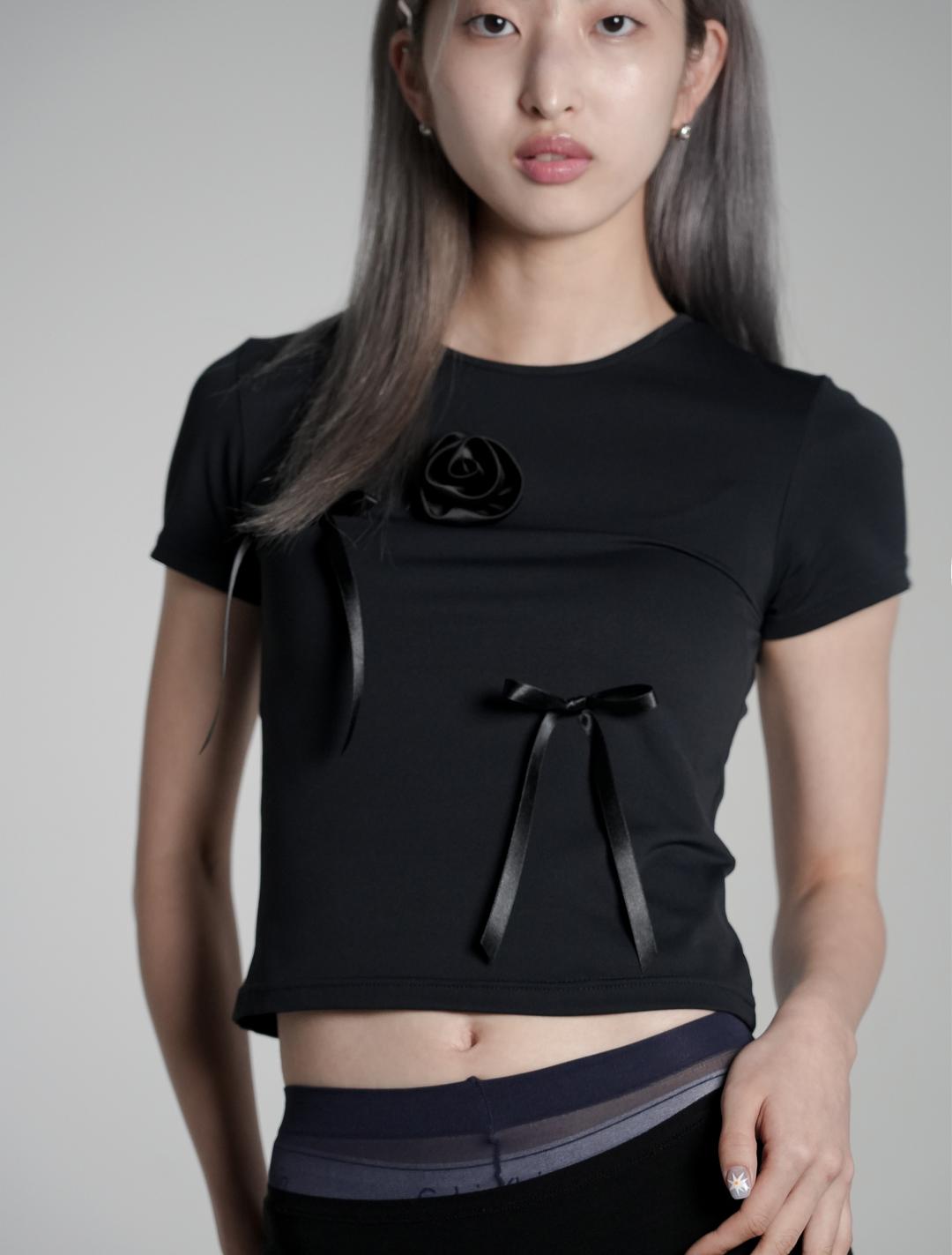 Black Rose crop-T