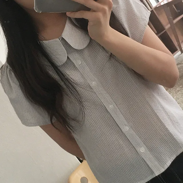 [깔끔/러블리🤍] 세레나데 카라 스트라이프 시어서커 퍼프 블라우스 (2color)