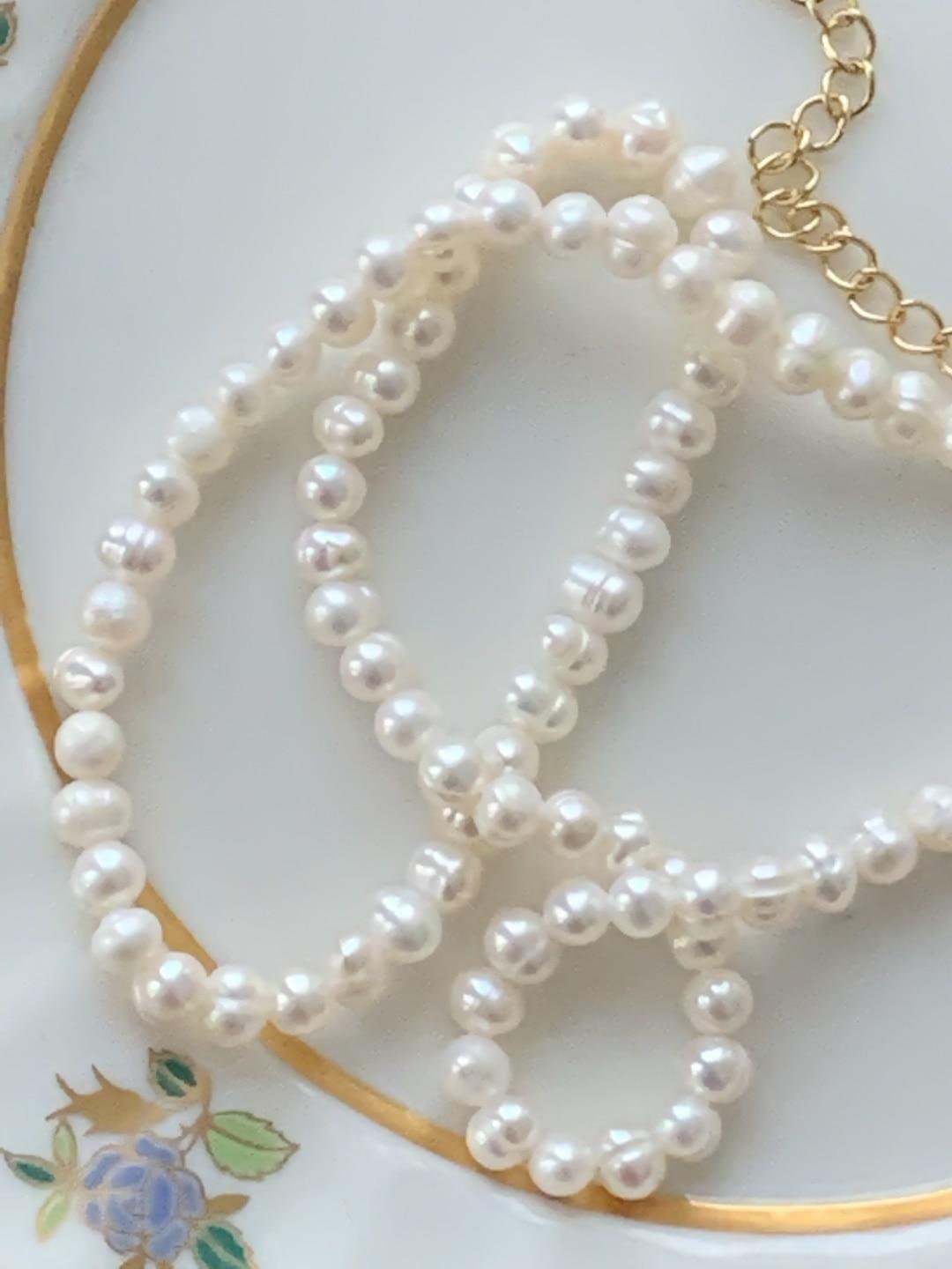 프렌치 네크리스