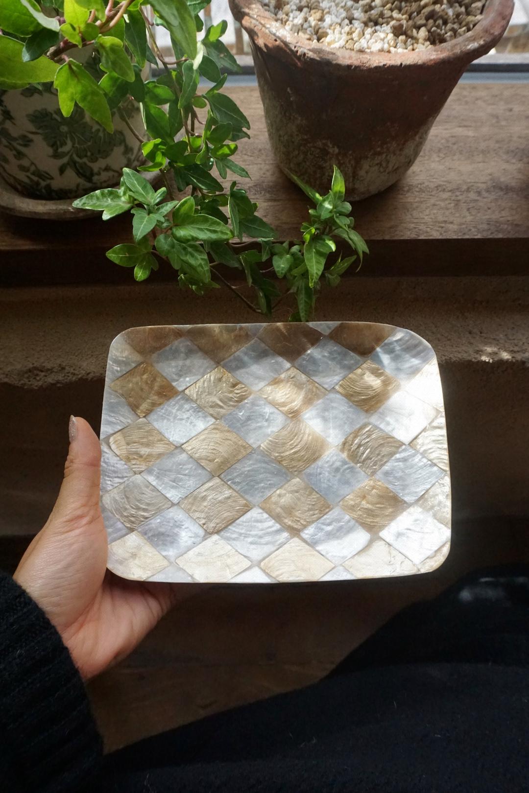 CHESS SQAURE SHELL TRAY