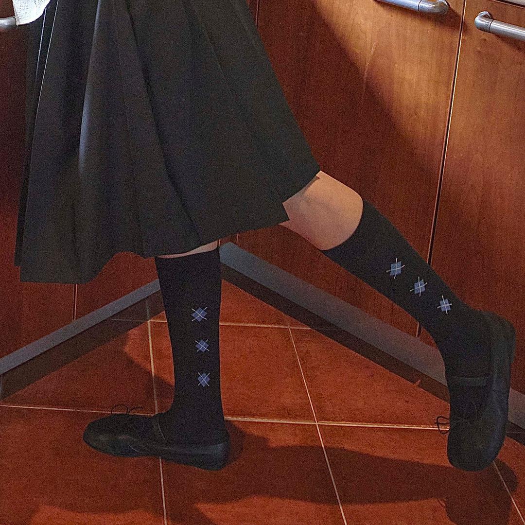PATTERN LONG SOCKS (2COLOR)