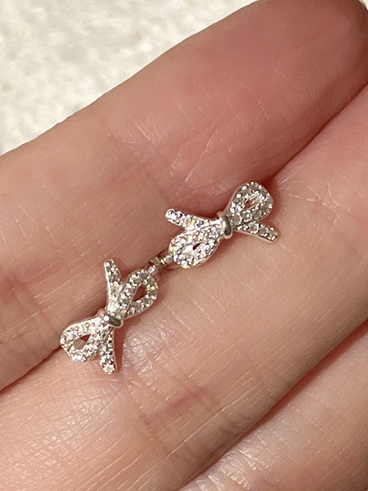925 silver glittering ribbon one-touch earring (원터치)