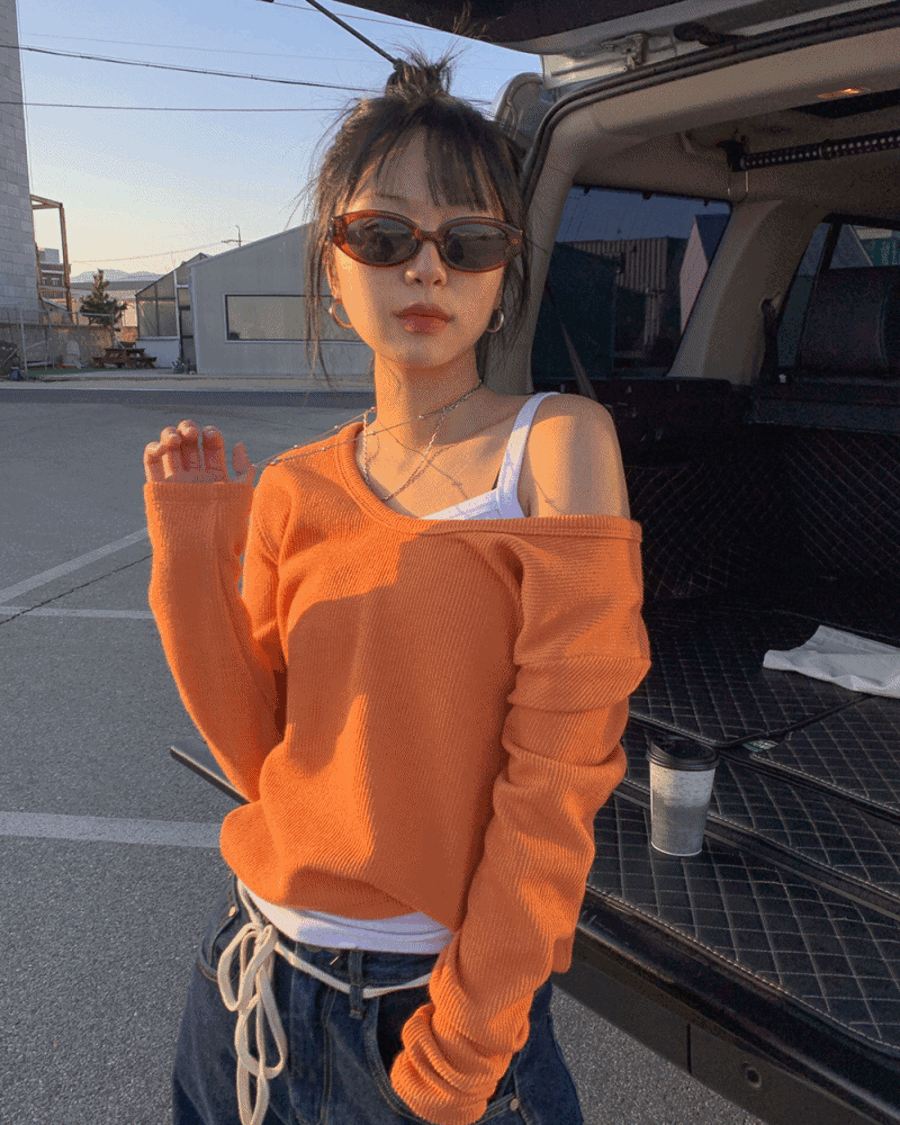 [MD PICK!] COLOR WIDE U-NECK T