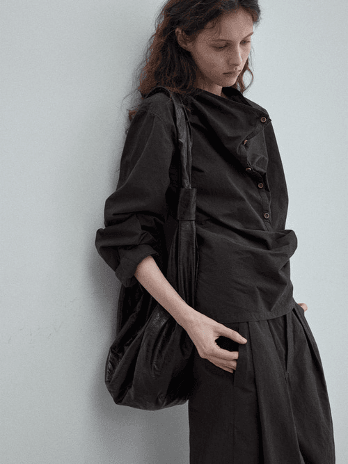 Tougaard 터틀넥 버튼 블라우스