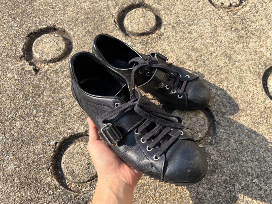 꼼데가르송 옴므 플러스 스트랩 레더 슈즈 | 후루츠패밀리