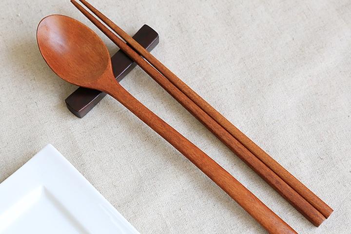 옻칠 나무 곡선 수저세트