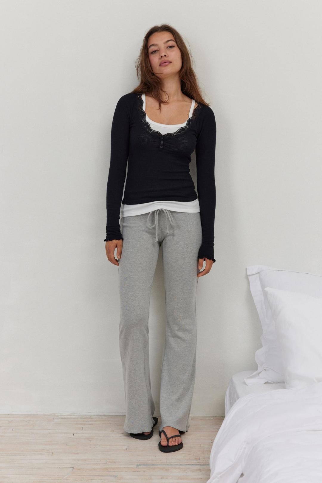 Out From Under Diana 레이어링 레이스 트리밍 헨리 탑