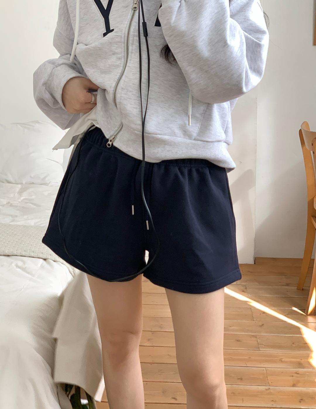COMFY SWEAT SHORTS