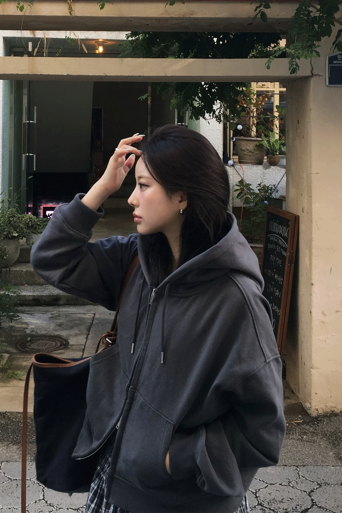[*SWEVENJ PICK] 소피 세미크롭 후드집업 - 2color