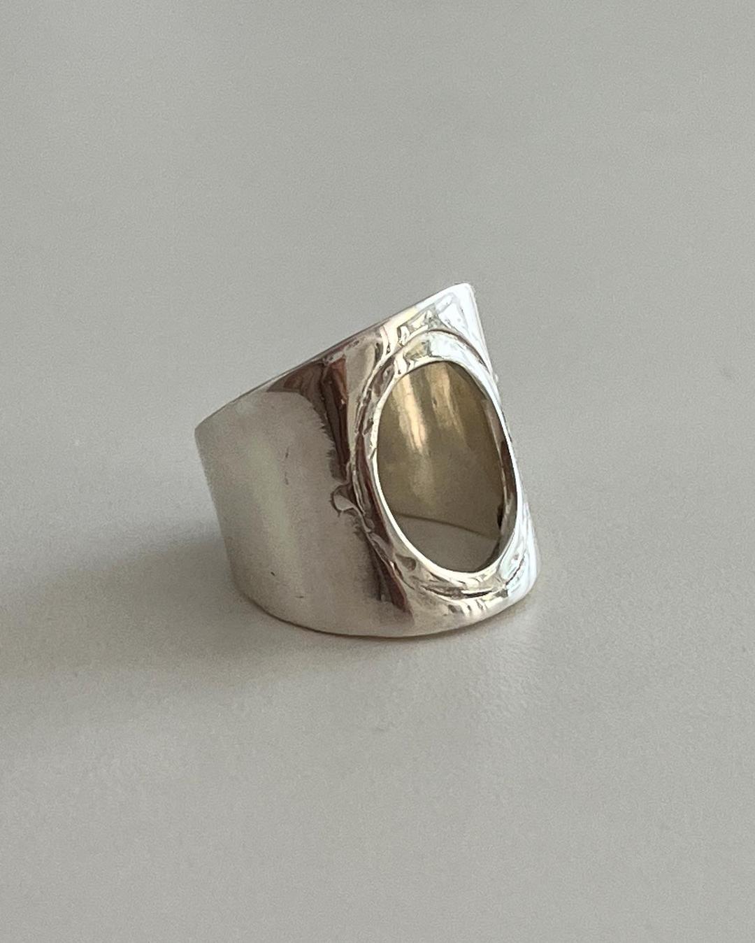 wide oval point ring