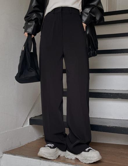 포리아일자슬랙스