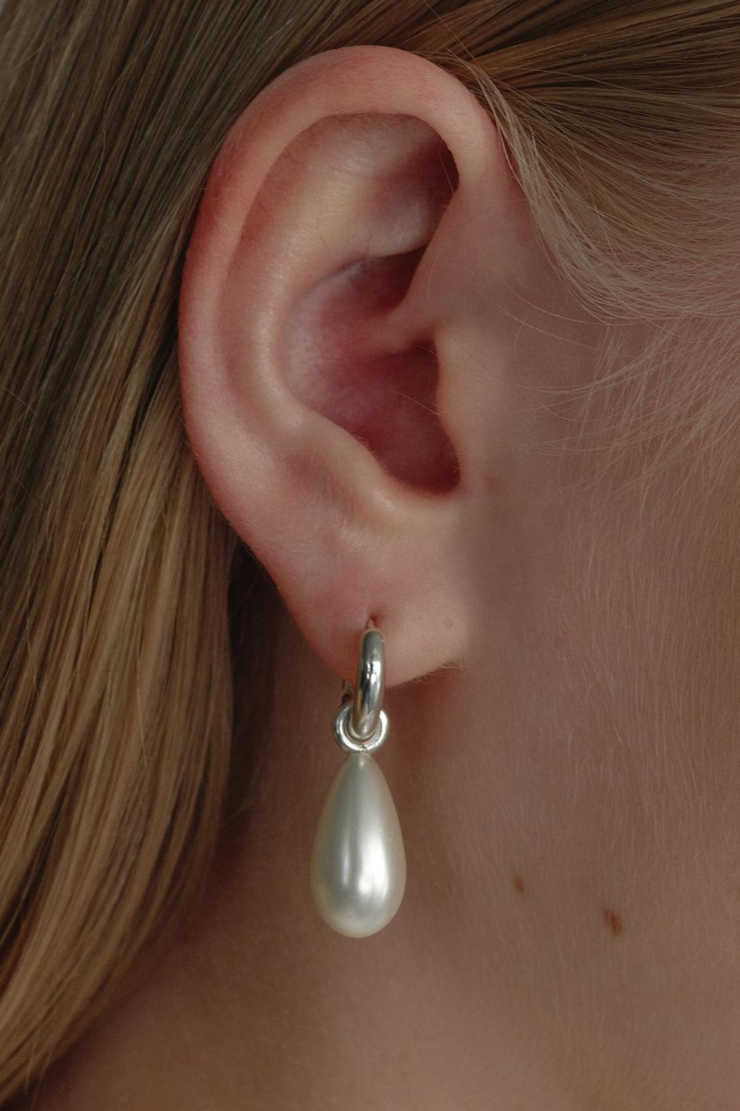 Teardrop Pearl Silver Earrings