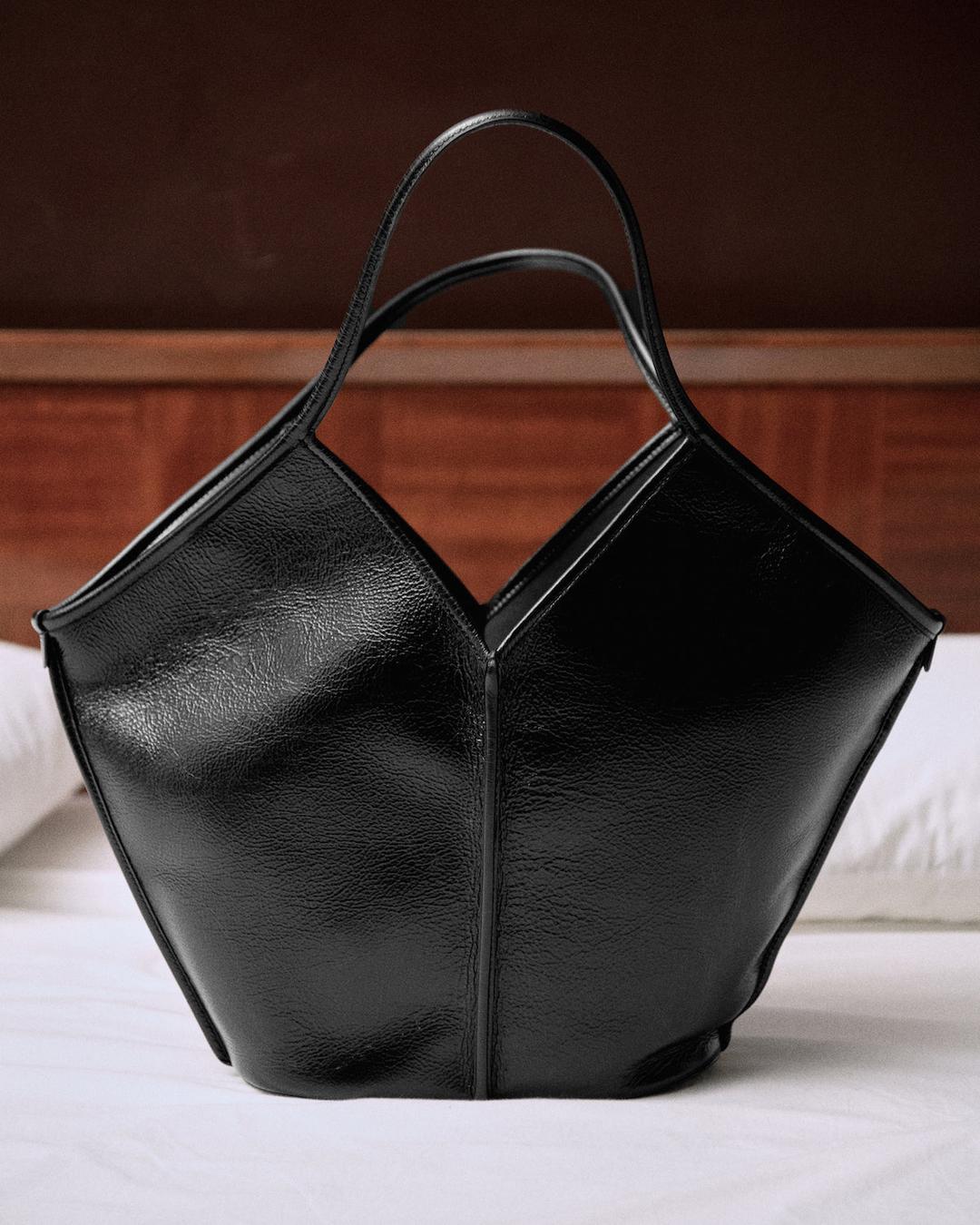 CALELLA DISTRESSED - PREORDER - Leather Tote Bag - black