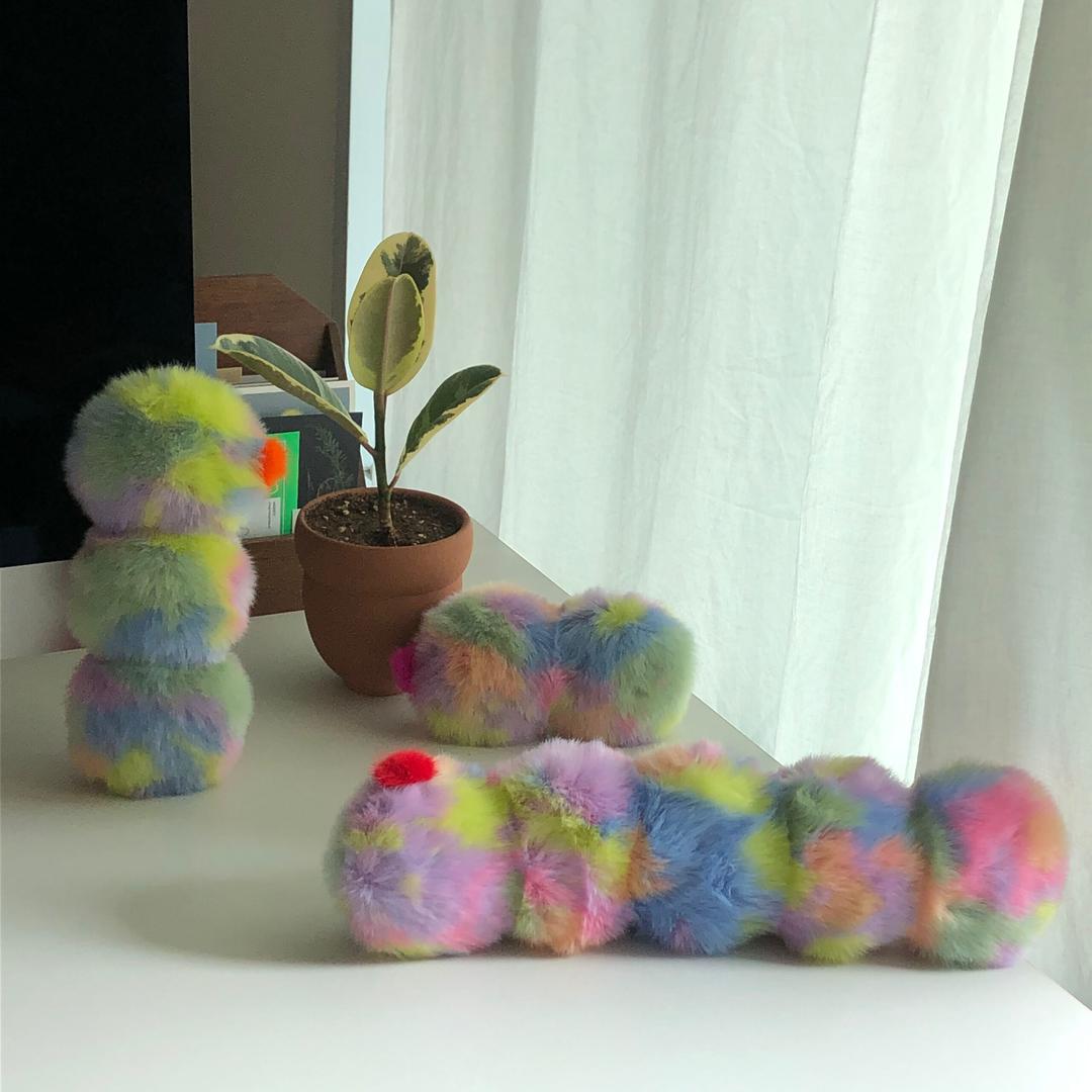 멋쟁이 애벌레 손목쿠션 Caterpillar Wirst Cuhion