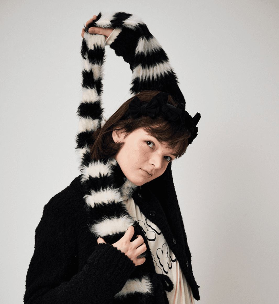 FUN FROM FUN🥚HAIRY KNIT MUFFLER, BLACK+IVORY