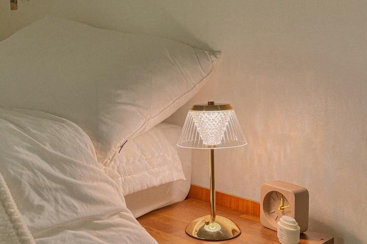 엔틱 쁘디첼 골드 무선 충전식 LED 무드등 조명 (빛색상/밝기 조절)