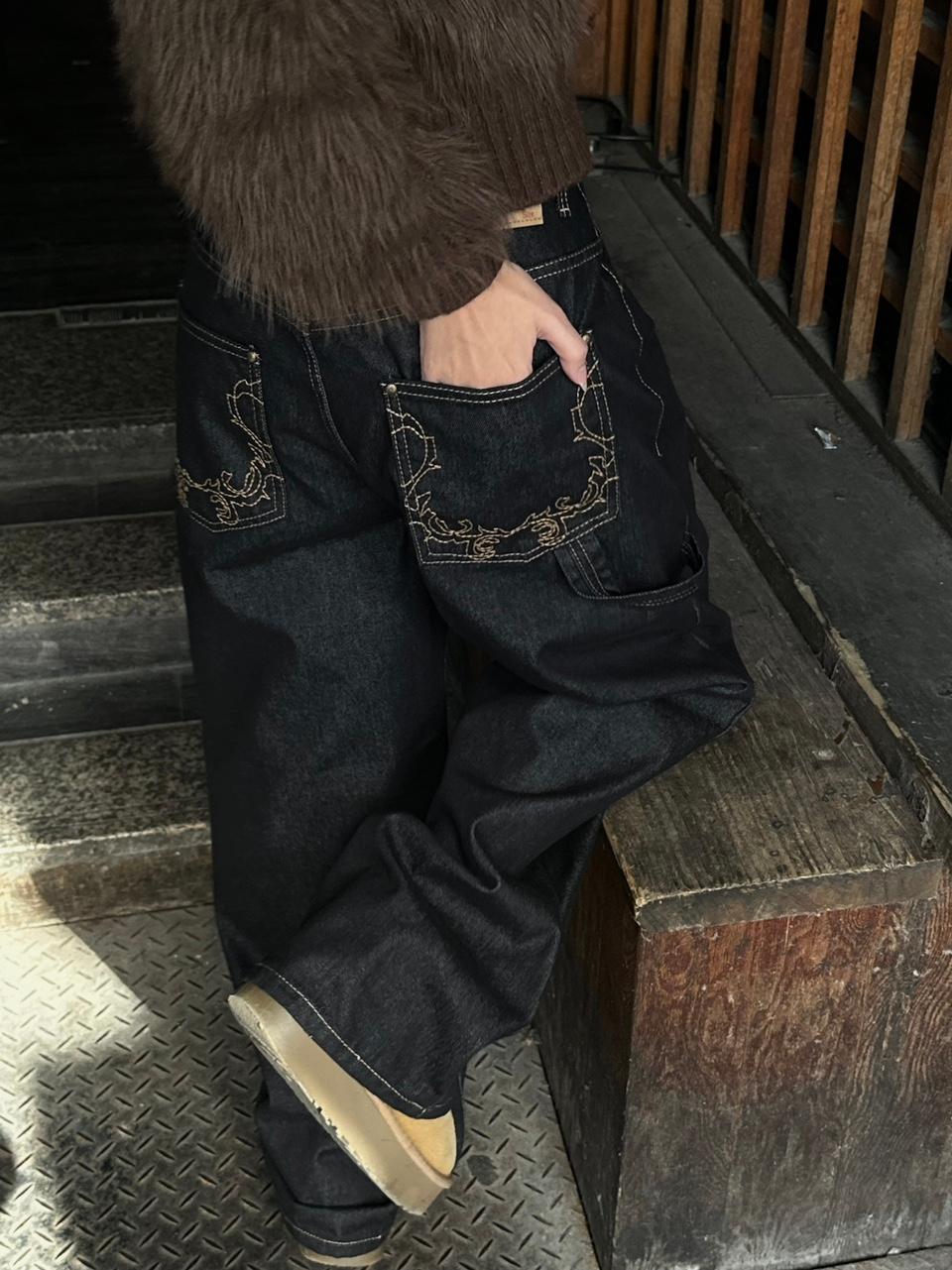 스퀘어 플래쉬 백 레터링 카펜더 와이드 팬츠