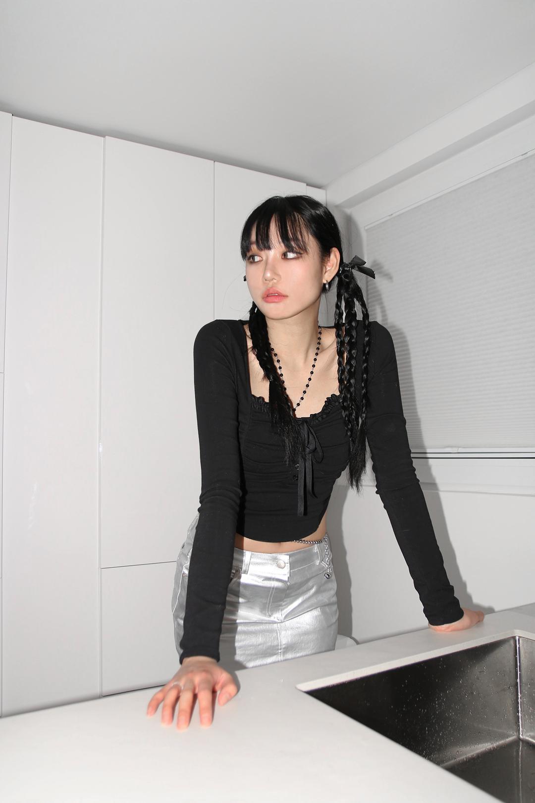 [22 SPRING DRYROSE MADE] SHIRRING LACE BUTTON TOP (BK)