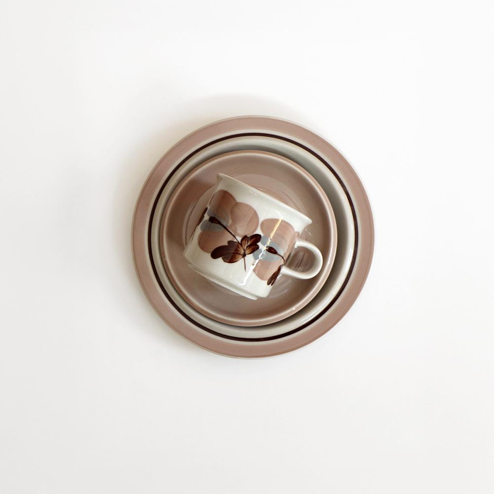 Arabia Finland Koralli coffee cup, saucer and plates 아라비아 핀란드 코랄리 트리오