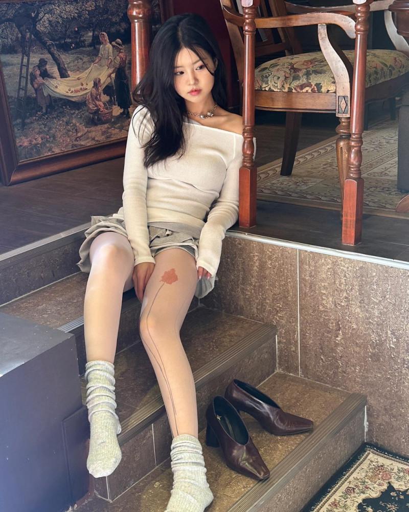 [Brown vase tights] 유니크 플라워 포인트 타투 살색 스타킹 프린팅스타킹