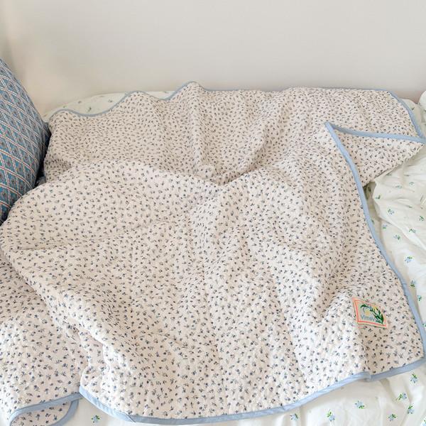 Homey Summer Quilt Blue