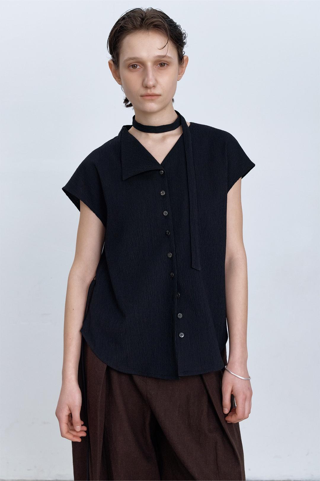 [25SS] ONE COLLAR HALF SLEEVE TIE BLOUSE BLACK