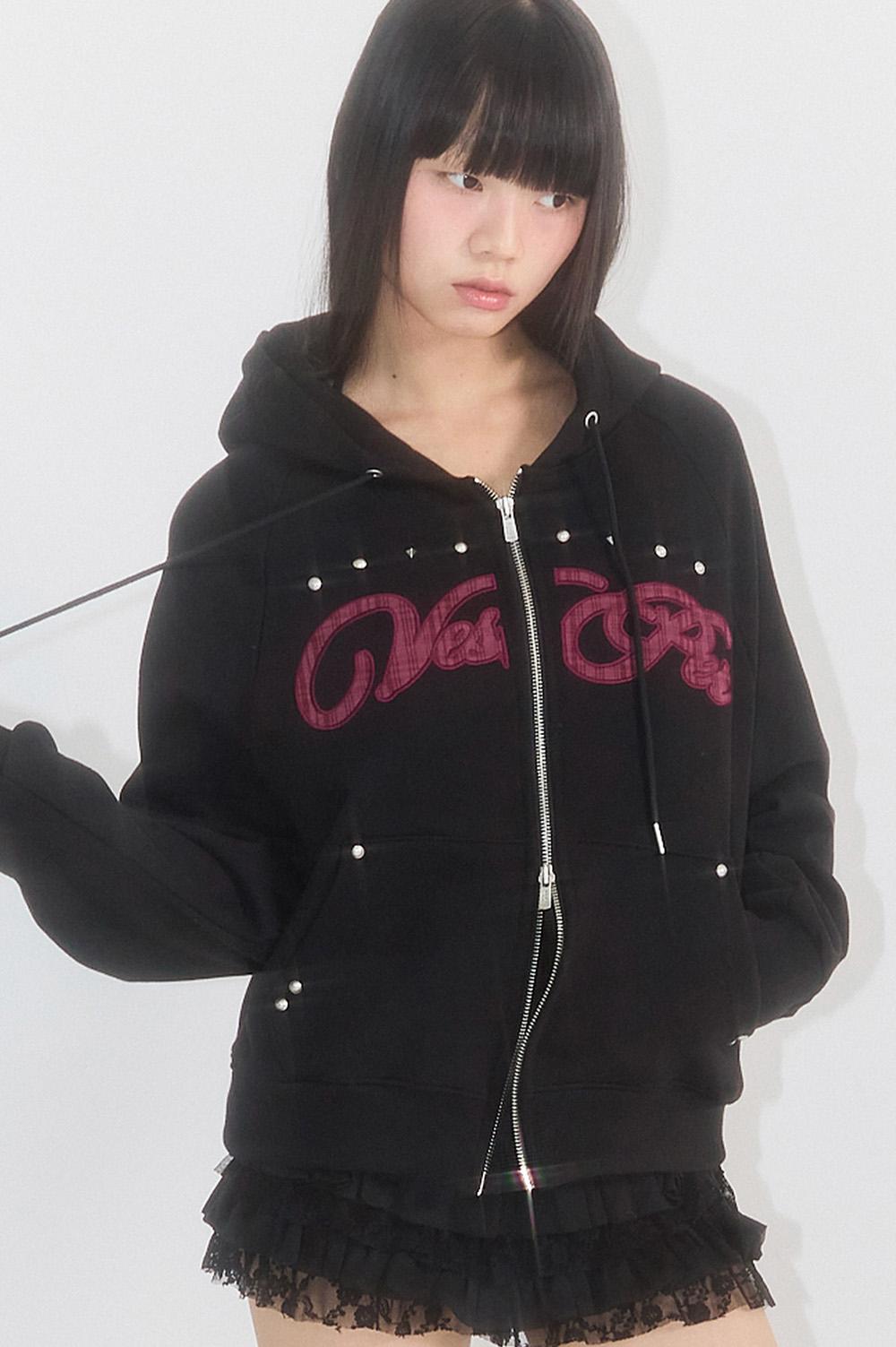 [1/21일 예약발송] 체크 아플리케 후드 집업 블랙