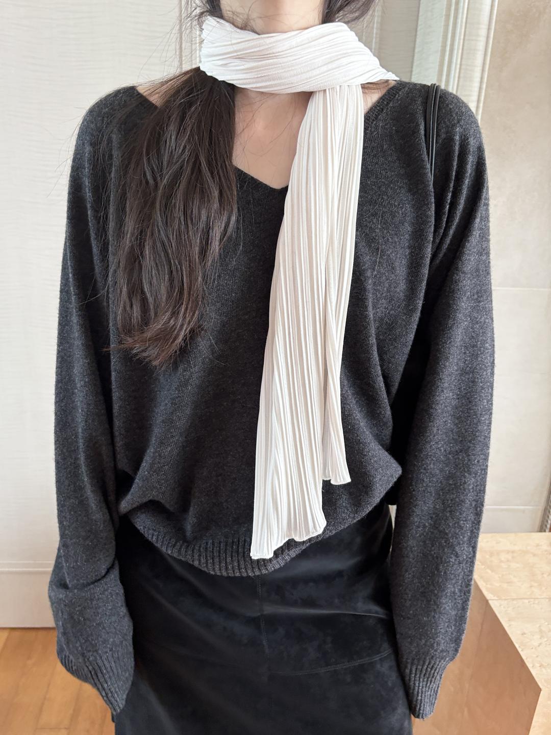 Pleated muffler (3C)