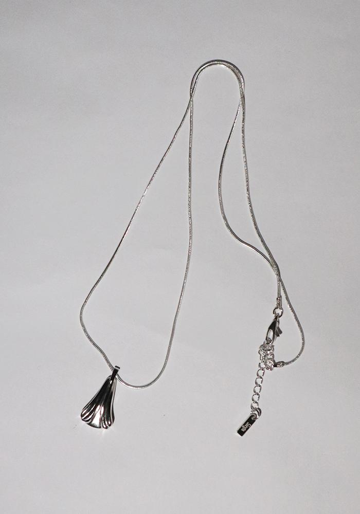 CLAMP-SHIR NECKLACE (SILVER)